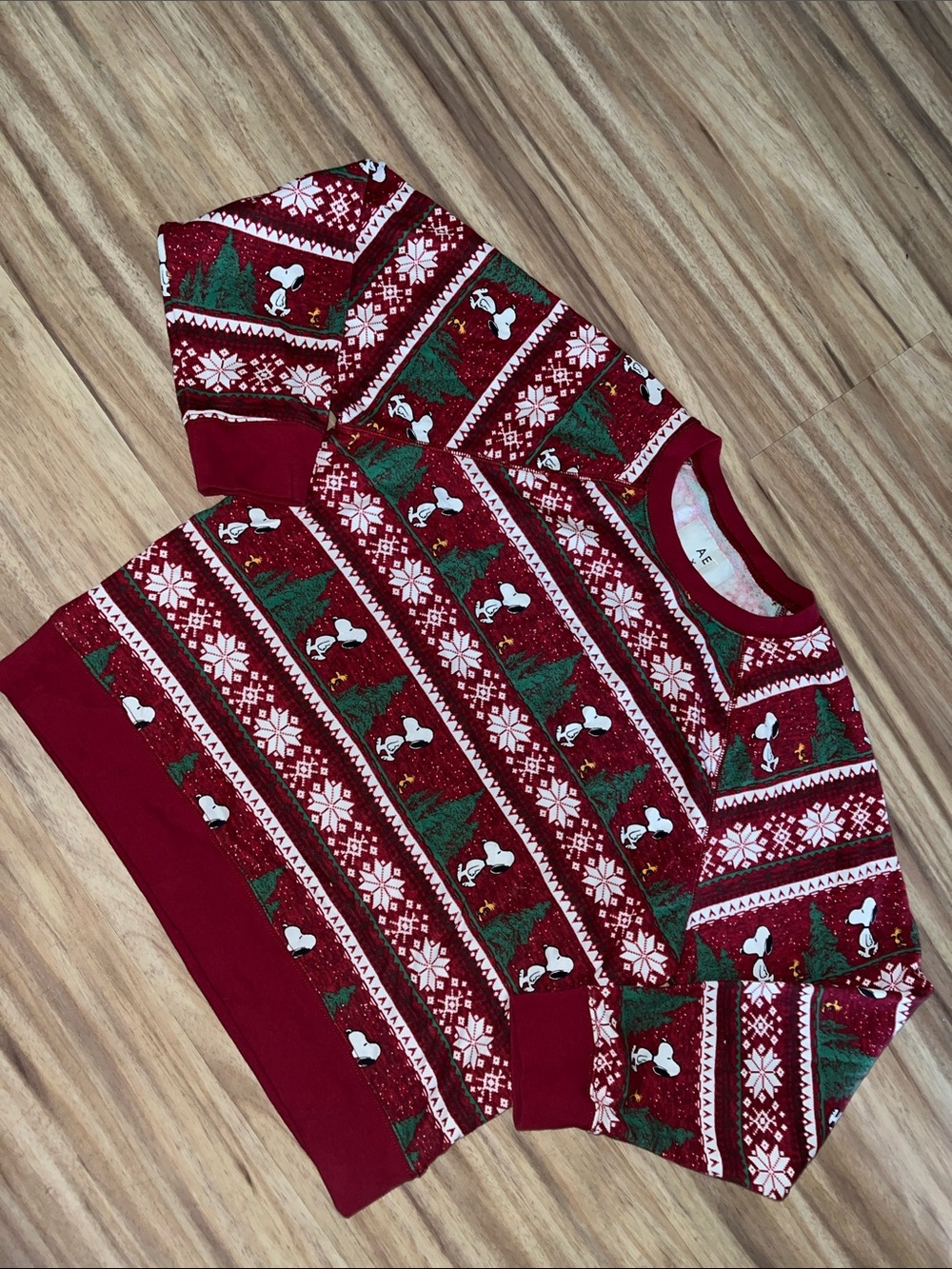 American Eagle X Peanuts pullover holiday sweater
